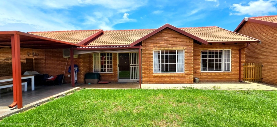 3 Bedroom Property for Sale in Equestria Gauteng