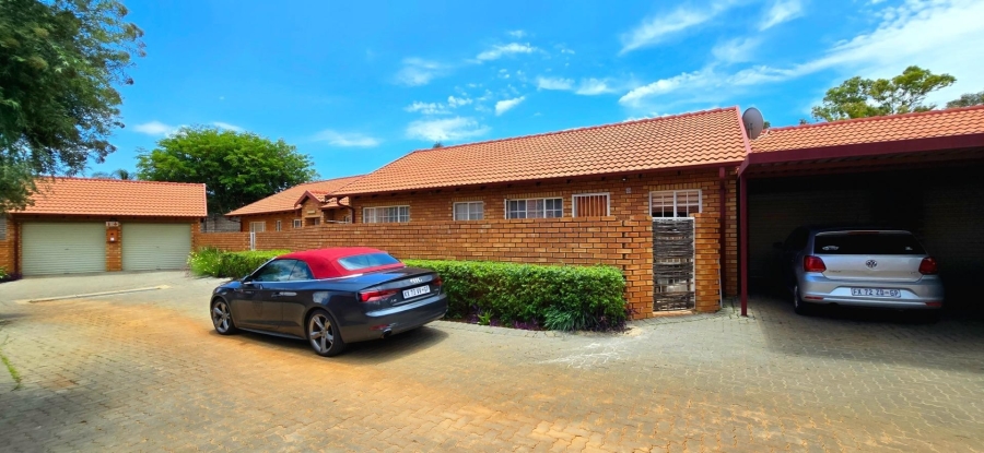 3 Bedroom Property for Sale in Equestria Gauteng