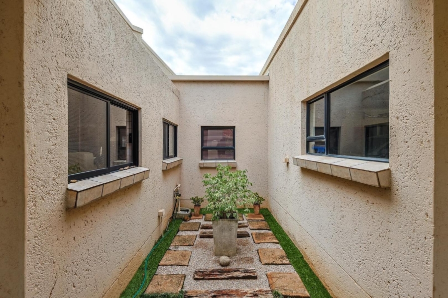 3 Bedroom Property for Sale in Silver Lakes Gauteng