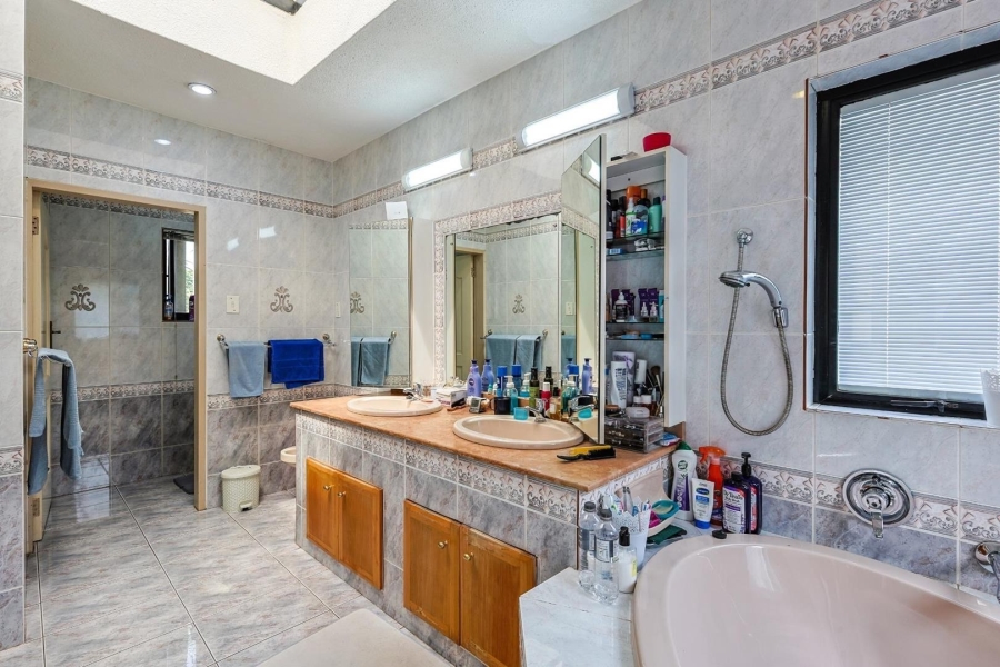 3 Bedroom Property for Sale in Silver Lakes Gauteng