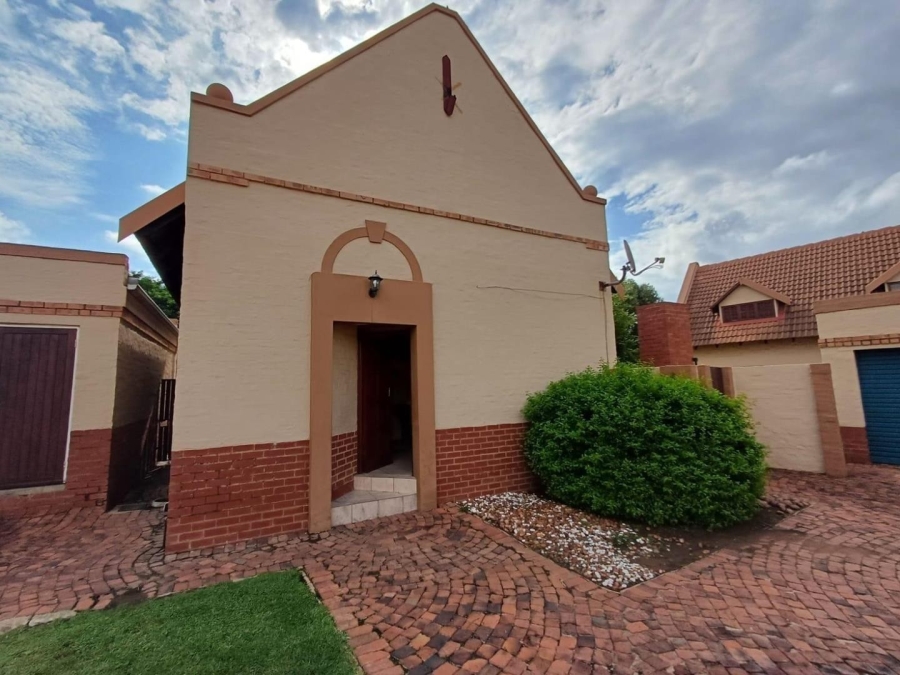 3 Bedroom Property for Sale in Equestria Gauteng
