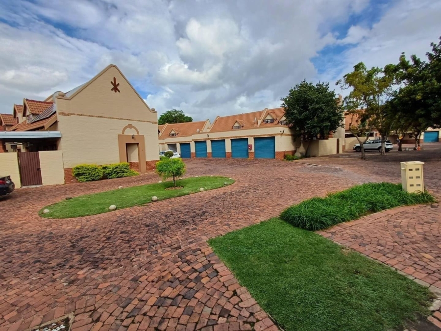 3 Bedroom Property for Sale in Equestria Gauteng