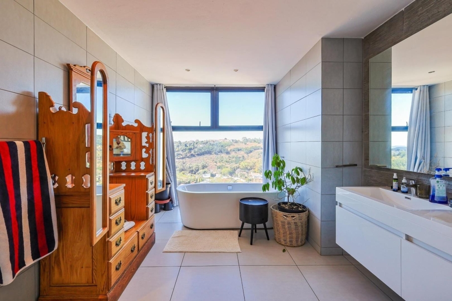 4 Bedroom Property for Sale in Waterkloof Ridge Gauteng