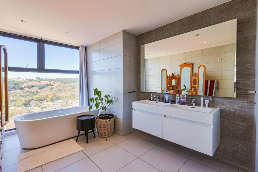 4 Bedroom Property for Sale in Waterkloof Ridge Gauteng