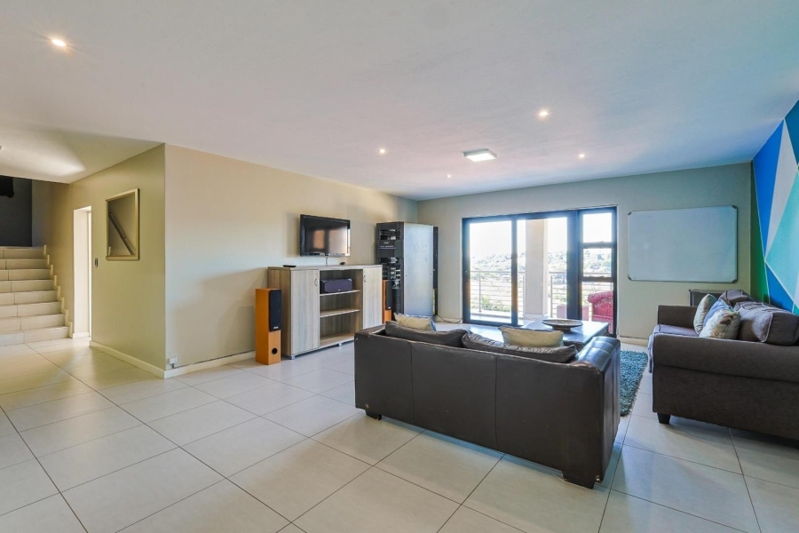 4 Bedroom Property for Sale in Waterkloof Ridge Gauteng