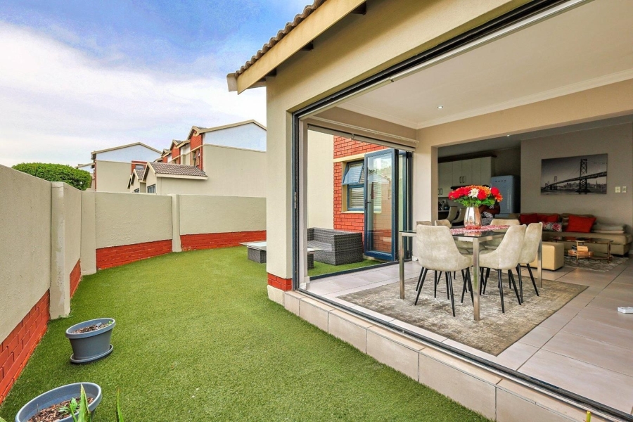 3 Bedroom Property for Sale in Equestria Gauteng