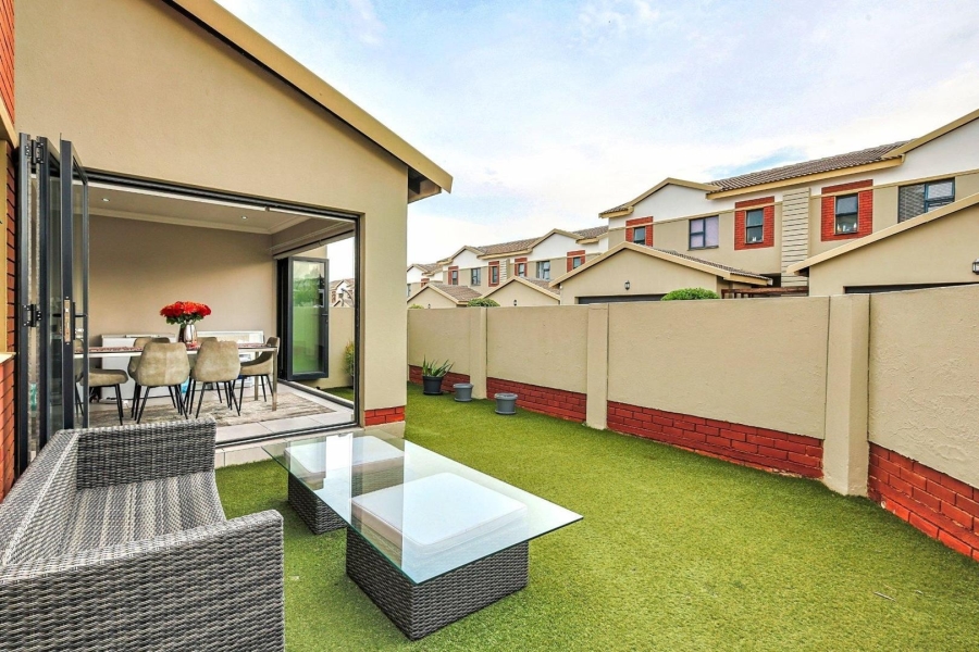 3 Bedroom Property for Sale in Equestria Gauteng