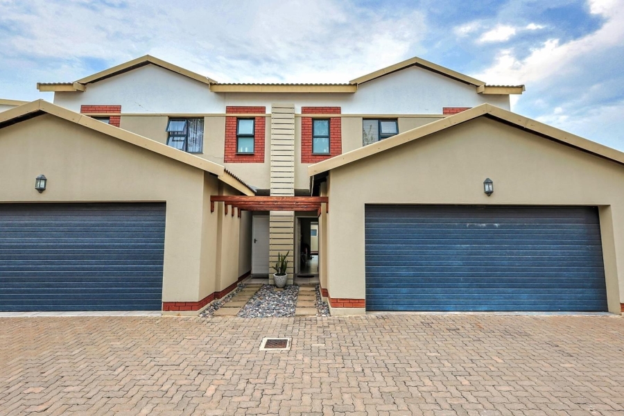 3 Bedroom Property for Sale in Equestria Gauteng