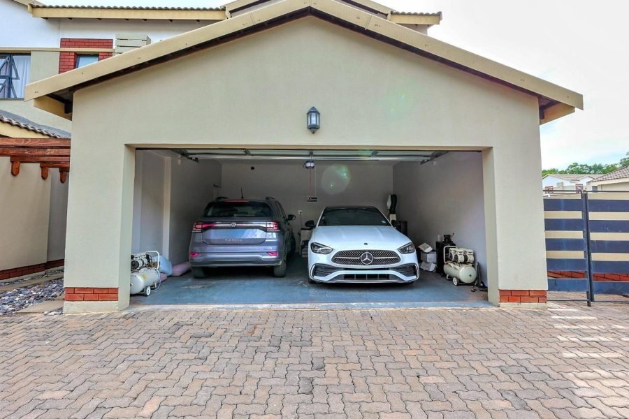 3 Bedroom Property for Sale in Equestria Gauteng
