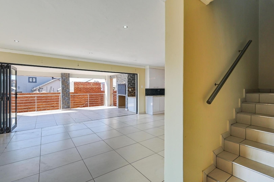 3 Bedroom Property for Sale in Olympus AH Gauteng