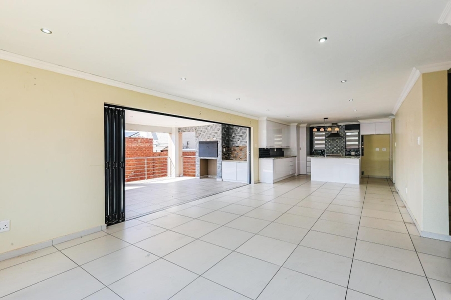 3 Bedroom Property for Sale in Olympus AH Gauteng