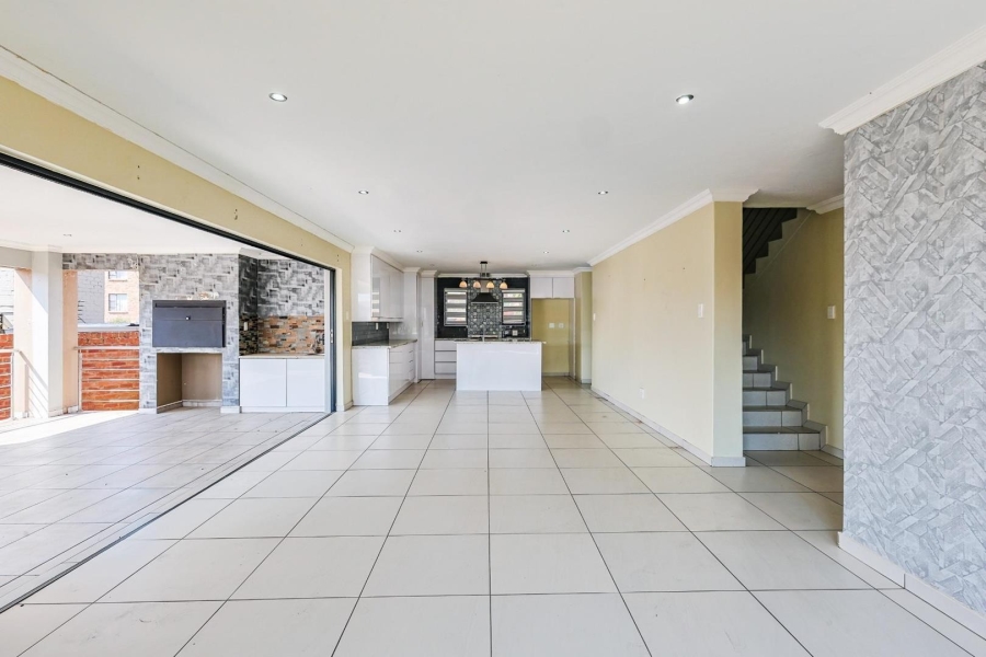 3 Bedroom Property for Sale in Olympus AH Gauteng