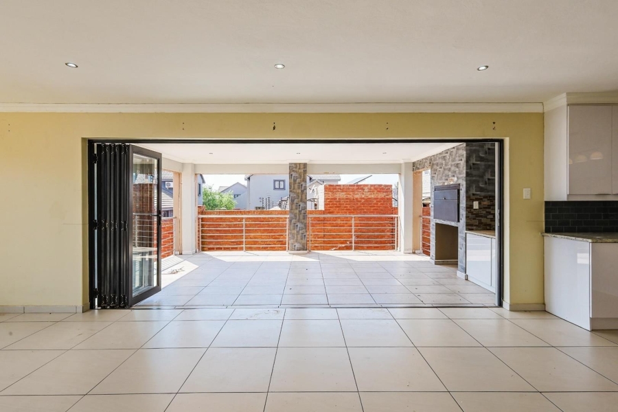 3 Bedroom Property for Sale in Olympus AH Gauteng