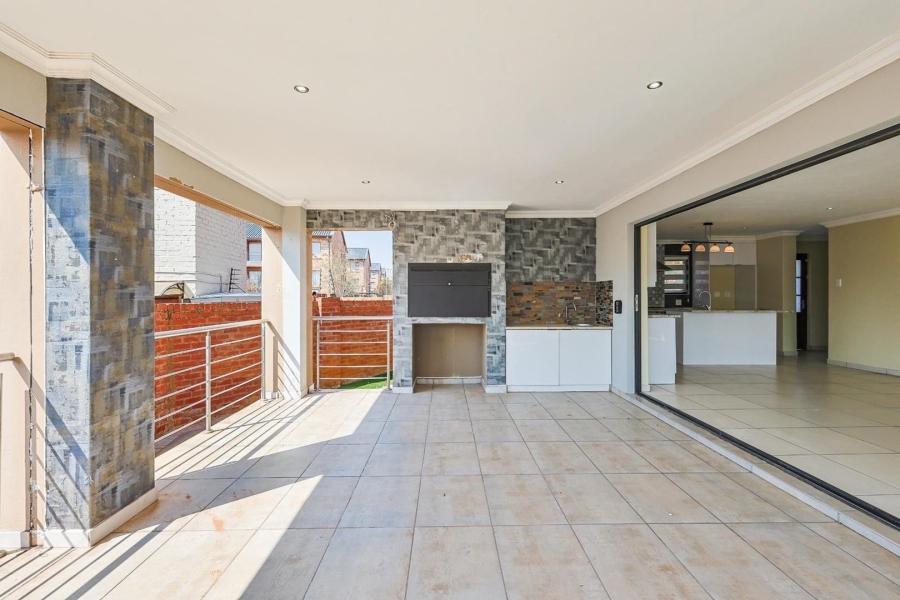 3 Bedroom Property for Sale in Olympus AH Gauteng