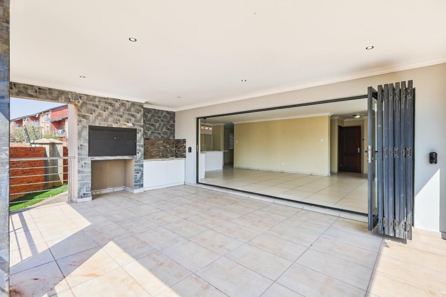 3 Bedroom Property for Sale in Olympus AH Gauteng