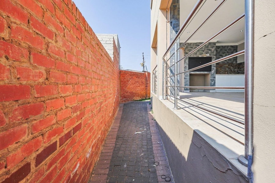 3 Bedroom Property for Sale in Olympus AH Gauteng