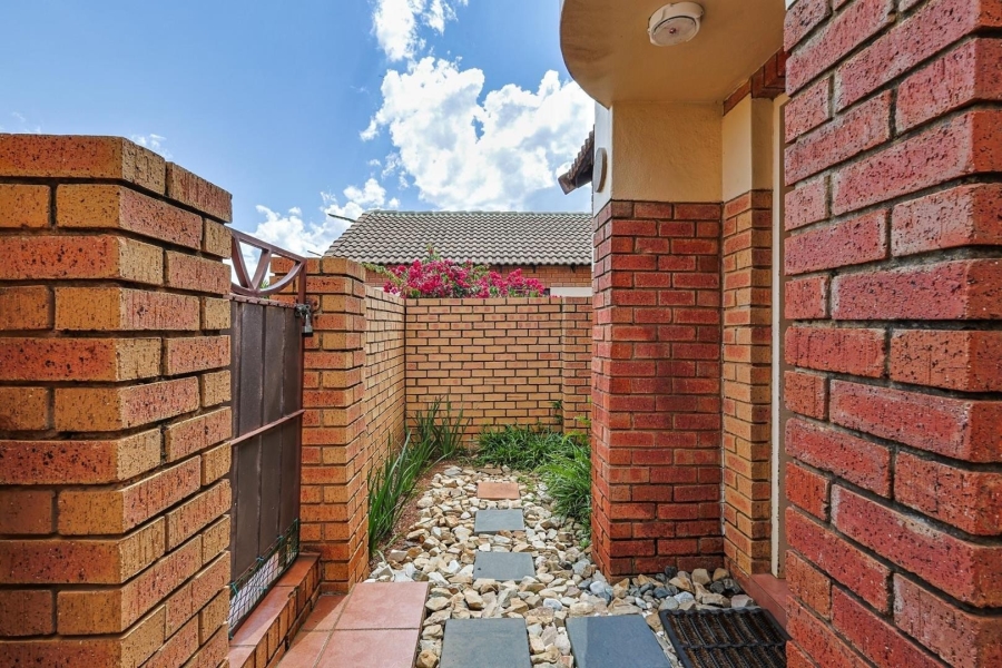 2 Bedroom Property for Sale in Mooikloof Ridge Gauteng