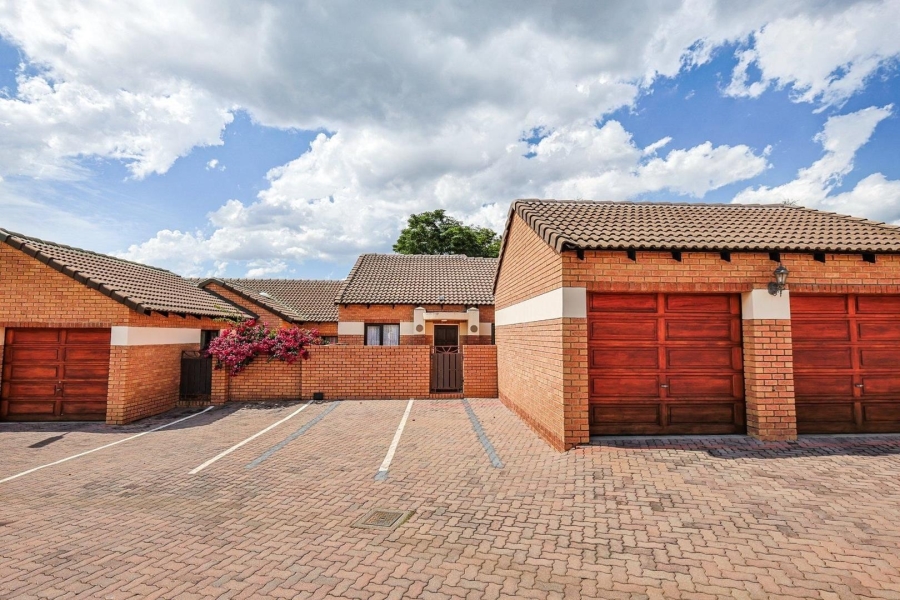 2 Bedroom Property for Sale in Mooikloof Ridge Gauteng