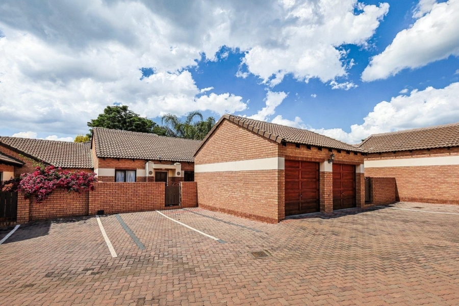 2 Bedroom Property for Sale in Mooikloof Ridge Gauteng