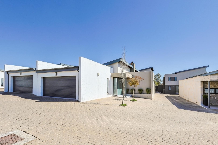 3 Bedroom Property for Sale in Equestria Gauteng