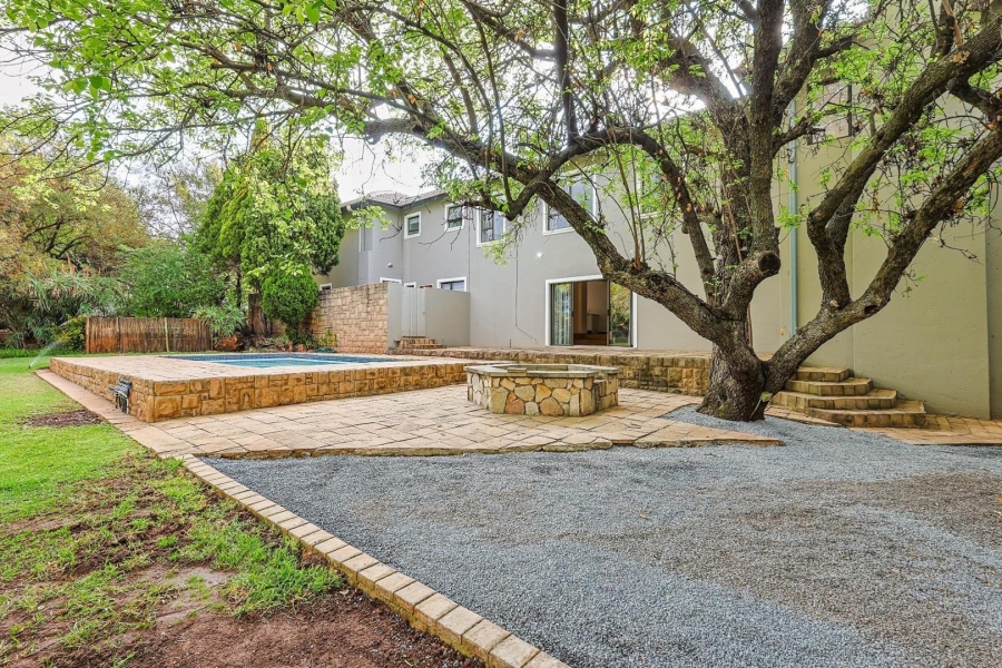 5 Bedroom Property for Sale in Silver Lakes Gauteng