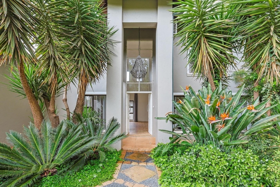 5 Bedroom Property for Sale in Silver Lakes Gauteng