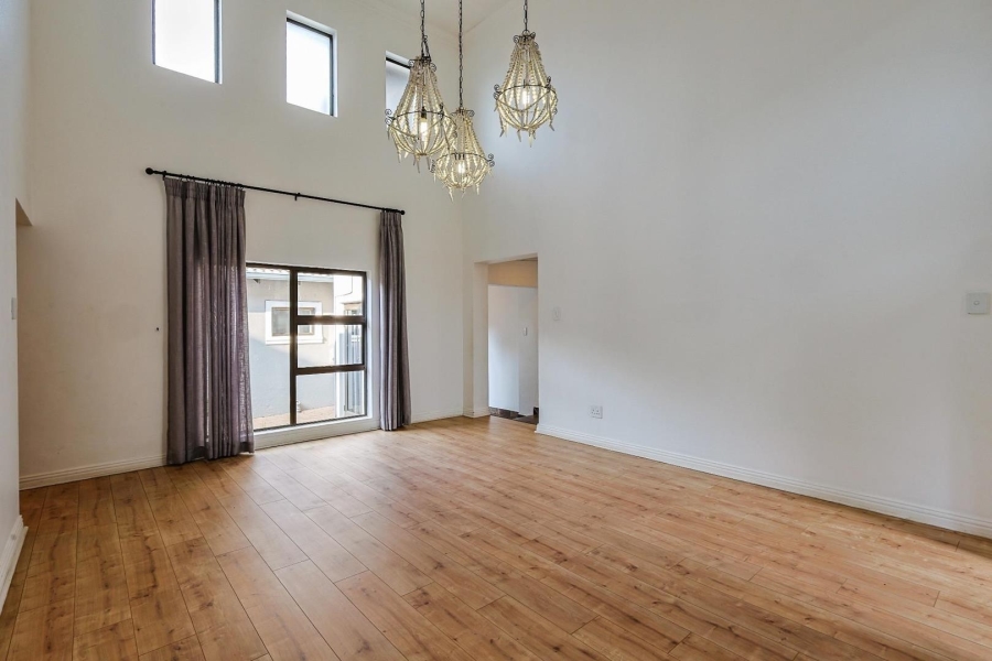 5 Bedroom Property for Sale in Silver Lakes Gauteng