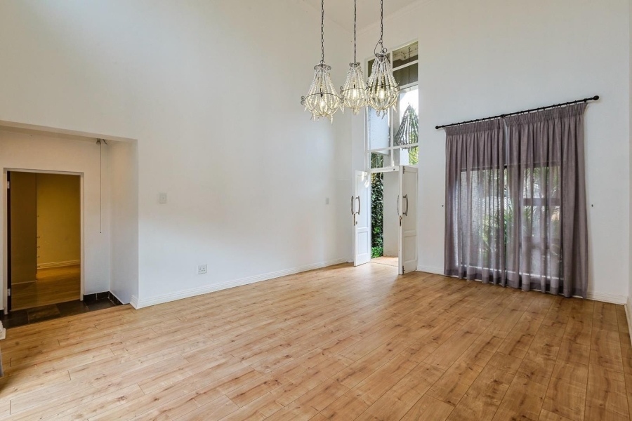 5 Bedroom Property for Sale in Silver Lakes Gauteng