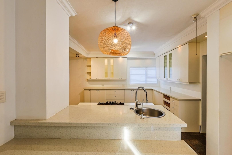 5 Bedroom Property for Sale in Silver Lakes Gauteng