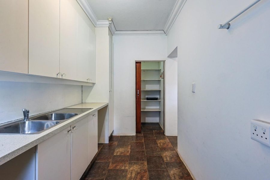 5 Bedroom Property for Sale in Silver Lakes Gauteng