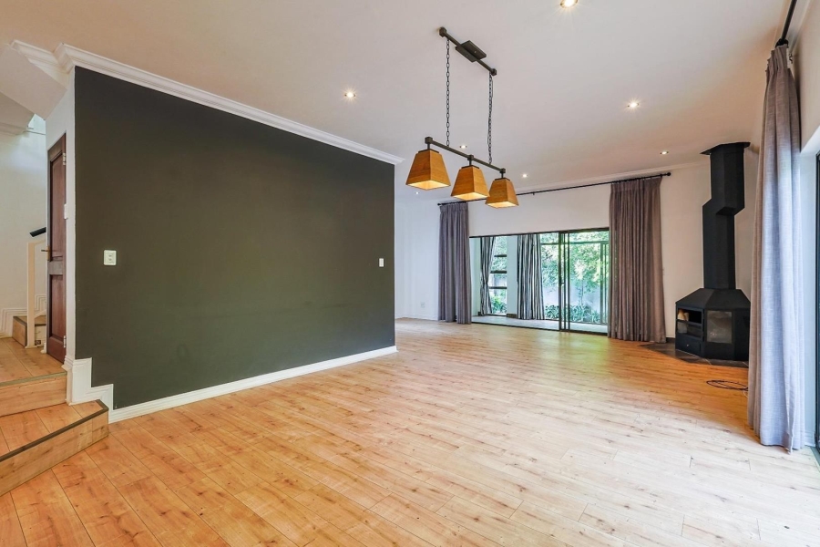 5 Bedroom Property for Sale in Silver Lakes Gauteng