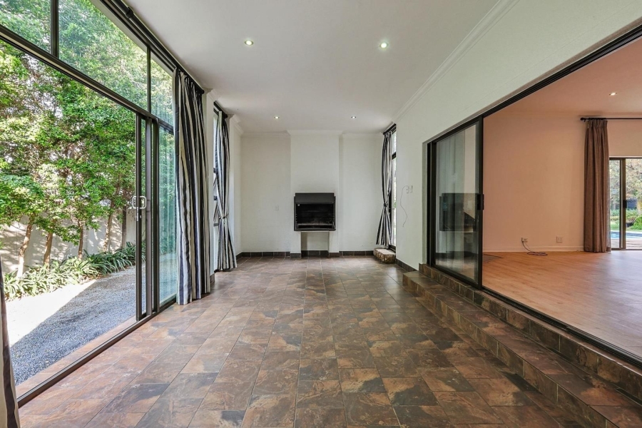 5 Bedroom Property for Sale in Silver Lakes Gauteng