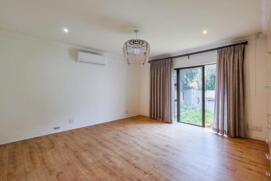 5 Bedroom Property for Sale in Silver Lakes Gauteng