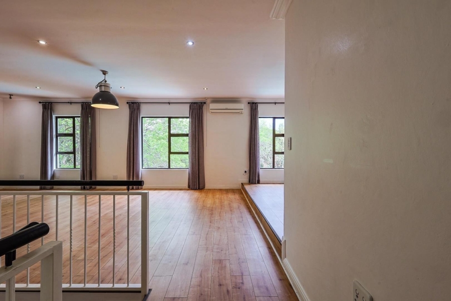 5 Bedroom Property for Sale in Silver Lakes Gauteng