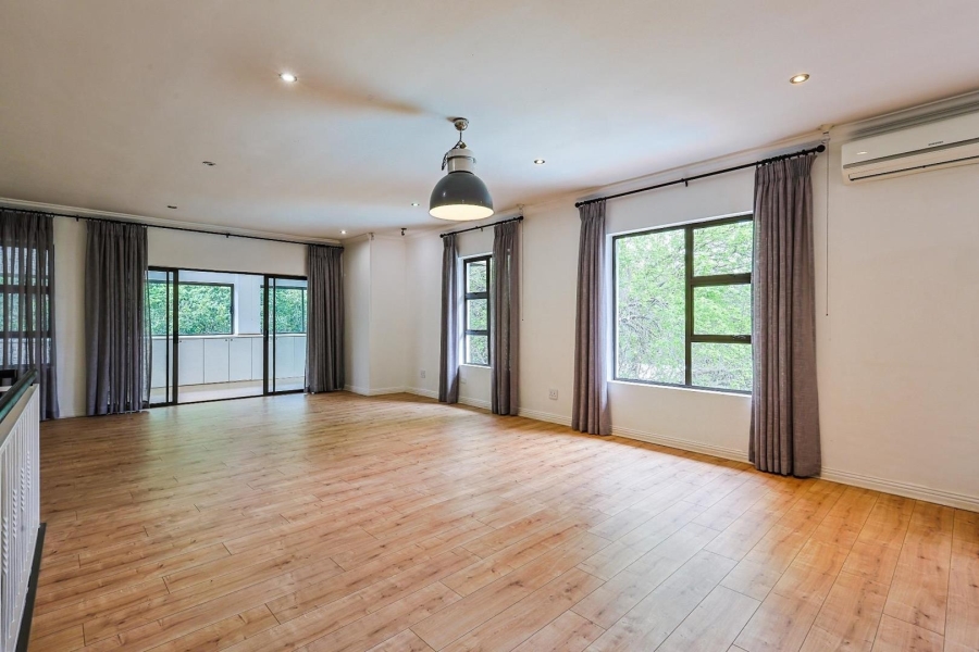 5 Bedroom Property for Sale in Silver Lakes Gauteng