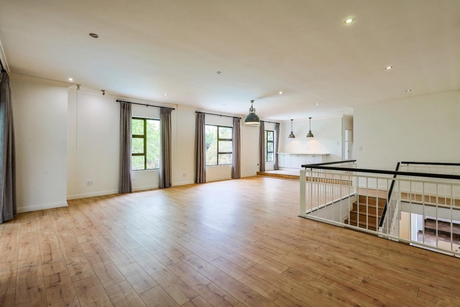 5 Bedroom Property for Sale in Silver Lakes Gauteng