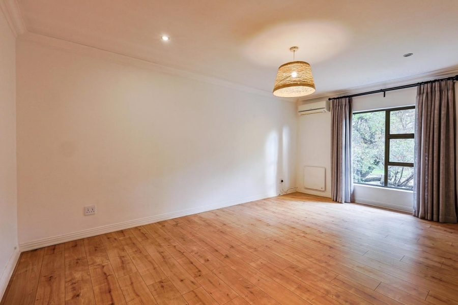 5 Bedroom Property for Sale in Silver Lakes Gauteng