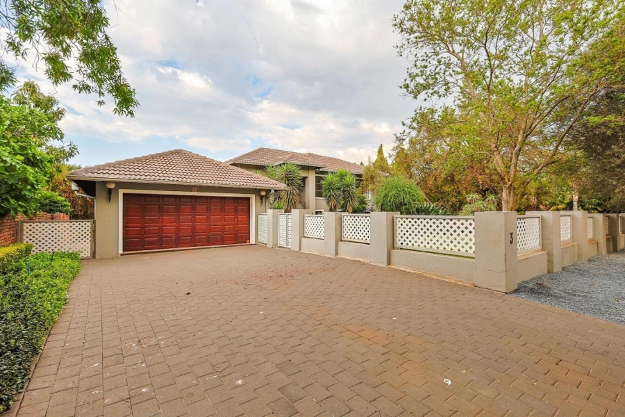 5 Bedroom Property for Sale in Silver Lakes Gauteng