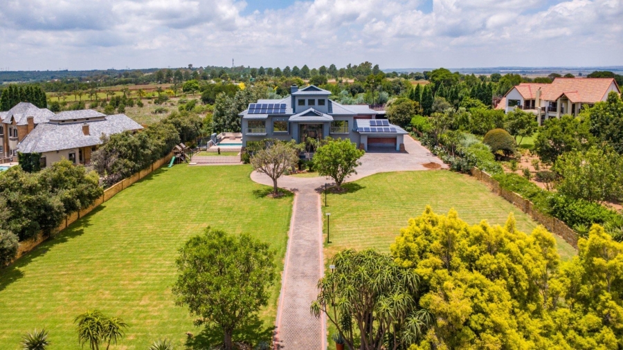 5 Bedroom Property for Sale in Mooikloof Gauteng