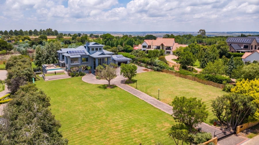 5 Bedroom Property for Sale in Mooikloof Gauteng