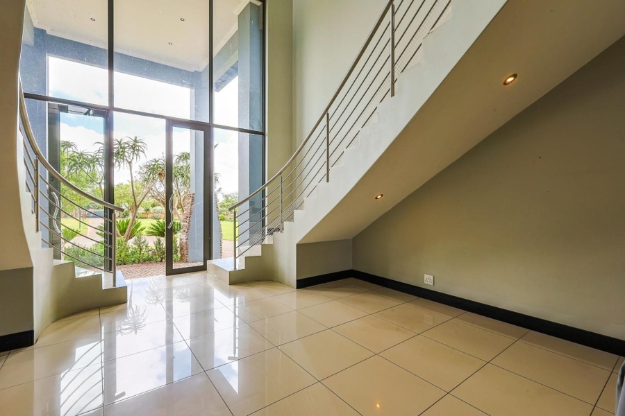5 Bedroom Property for Sale in Mooikloof Gauteng
