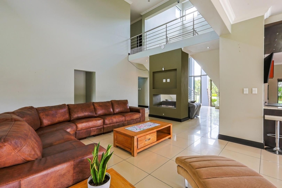 5 Bedroom Property for Sale in Mooikloof Gauteng