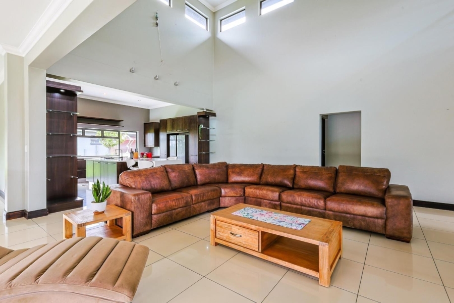 5 Bedroom Property for Sale in Mooikloof Gauteng