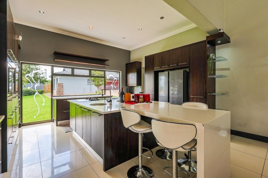 5 Bedroom Property for Sale in Mooikloof Gauteng