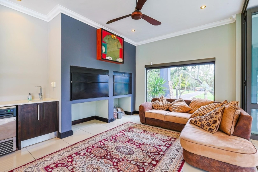 5 Bedroom Property for Sale in Mooikloof Gauteng