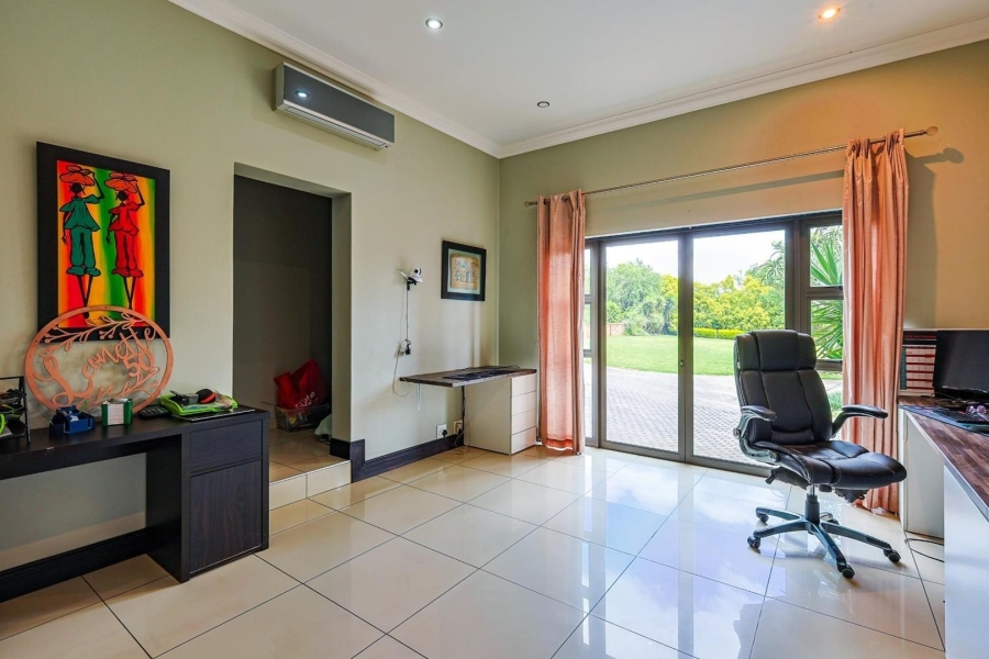 5 Bedroom Property for Sale in Mooikloof Gauteng