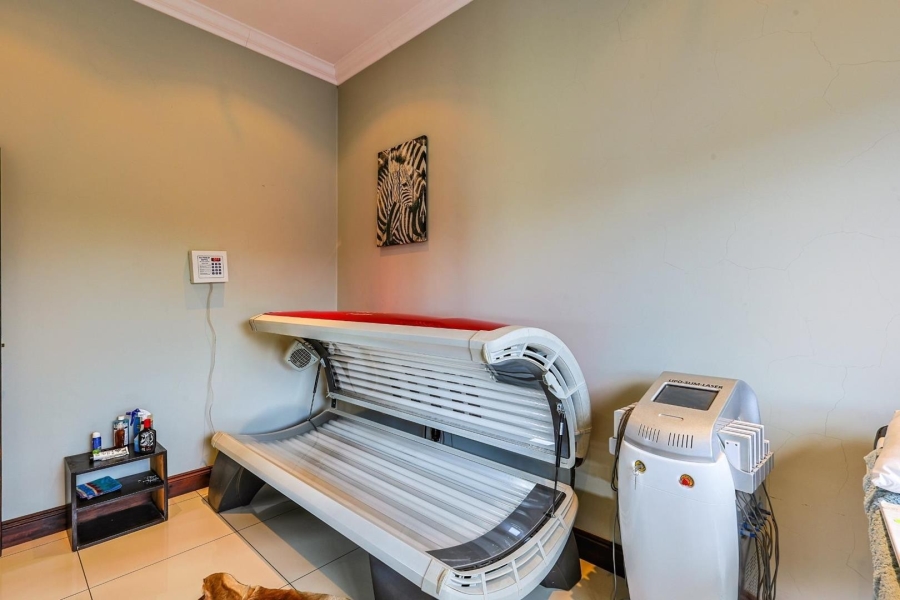 5 Bedroom Property for Sale in Mooikloof Gauteng