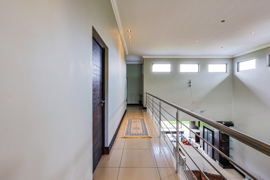 5 Bedroom Property for Sale in Mooikloof Gauteng