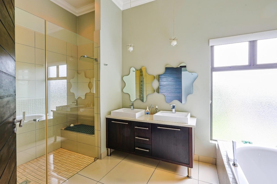 5 Bedroom Property for Sale in Mooikloof Gauteng