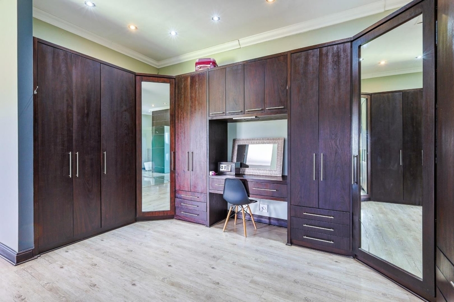 5 Bedroom Property for Sale in Mooikloof Gauteng